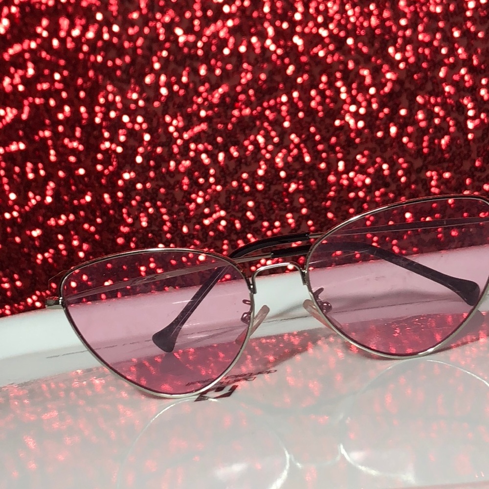 Fab Pink Transparent Cat Eye Sunglasses 😎 🎀